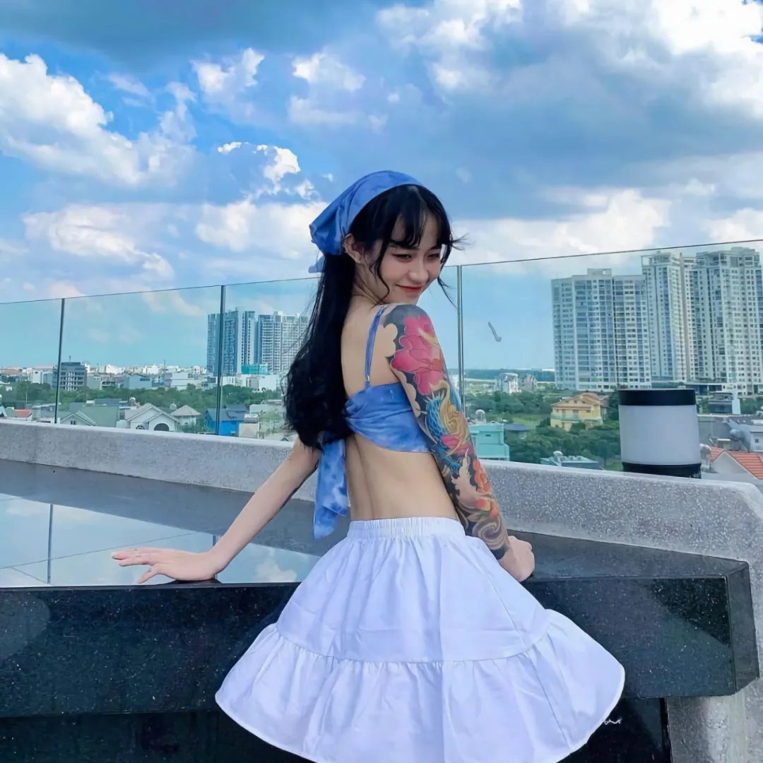 八月地下坊